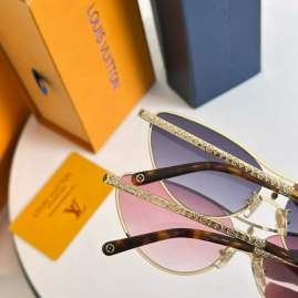 Picture of Louis Vuitton Sunglasses _SKUfw79399232fw